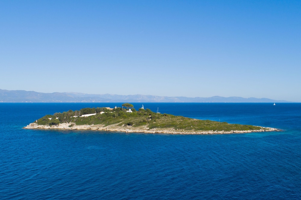 Corfu Apt in Gaios With 1 Bedrooms and 1 Bathrooms