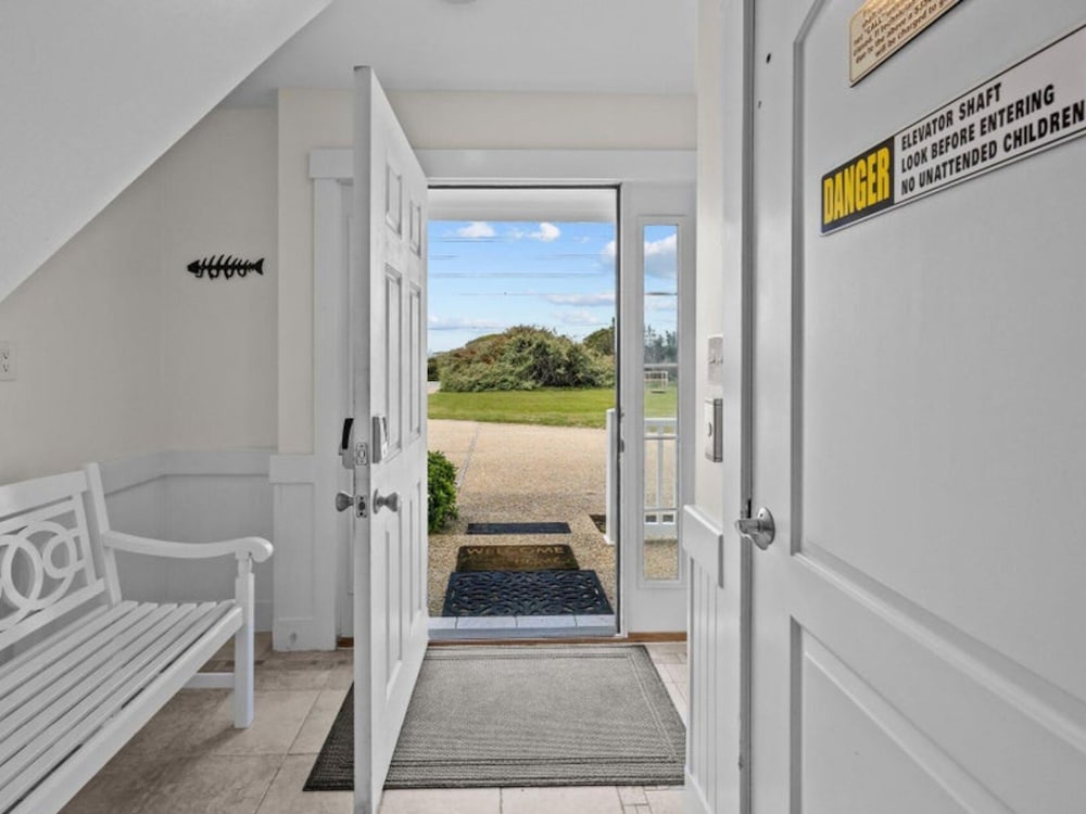 Ocean's Edge by Topsail Realty