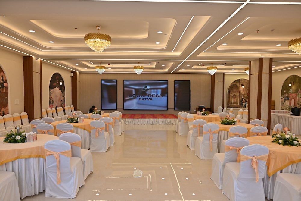 EcoXpress Satva Varanasi - 5 km from Kashi Vishwanath Temple, Varanasi
