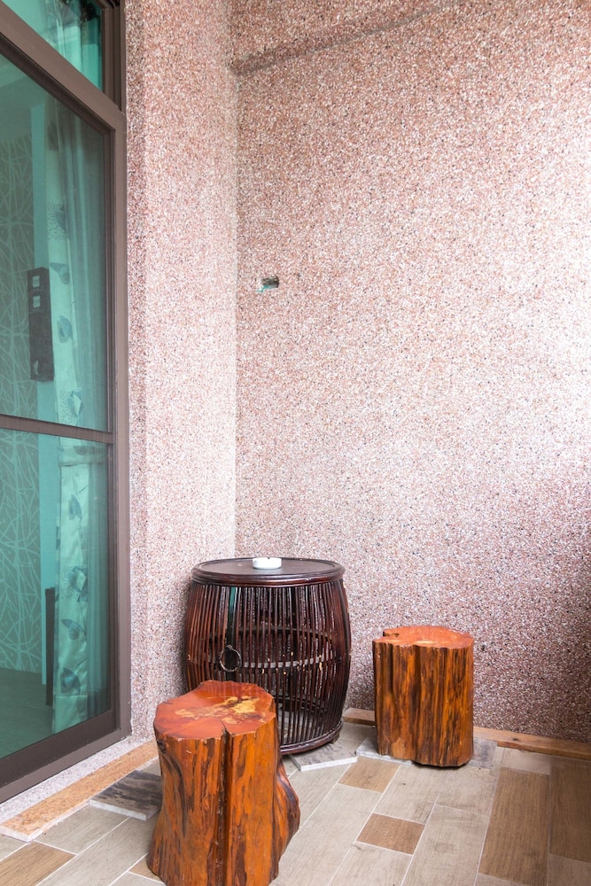 Jhongshan Building B&B