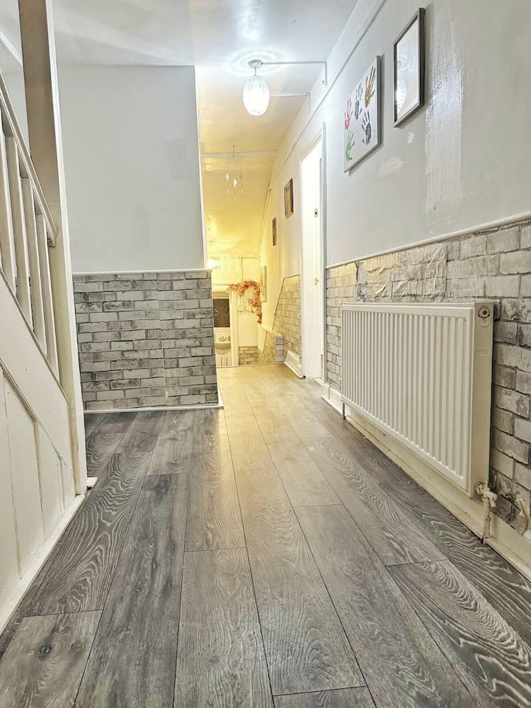 Cosy Liverpool Apartment Upto 8 Guests