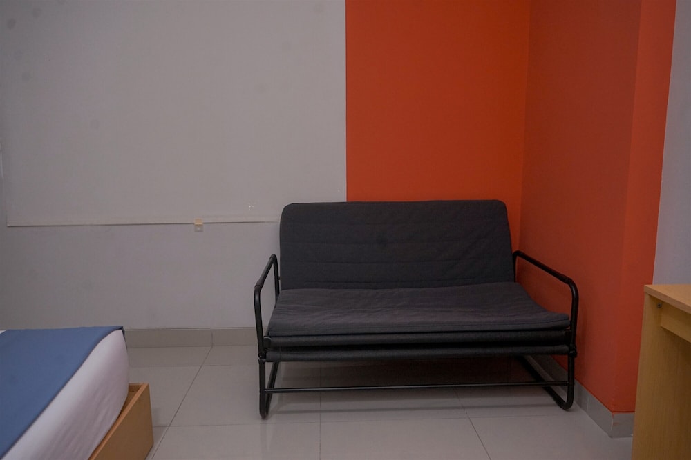 Cozy And Homey Studio At Trimezia Beverly 90210 Apartment