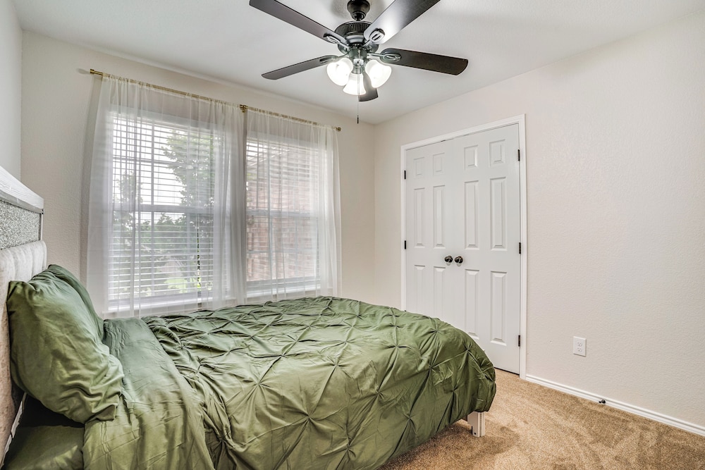 2 Mi to Old Town: Spacious Burleson Vacation Home