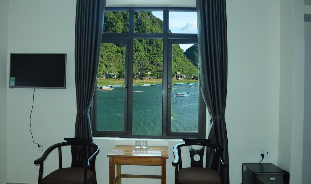 Son Doong Riverside Homestay