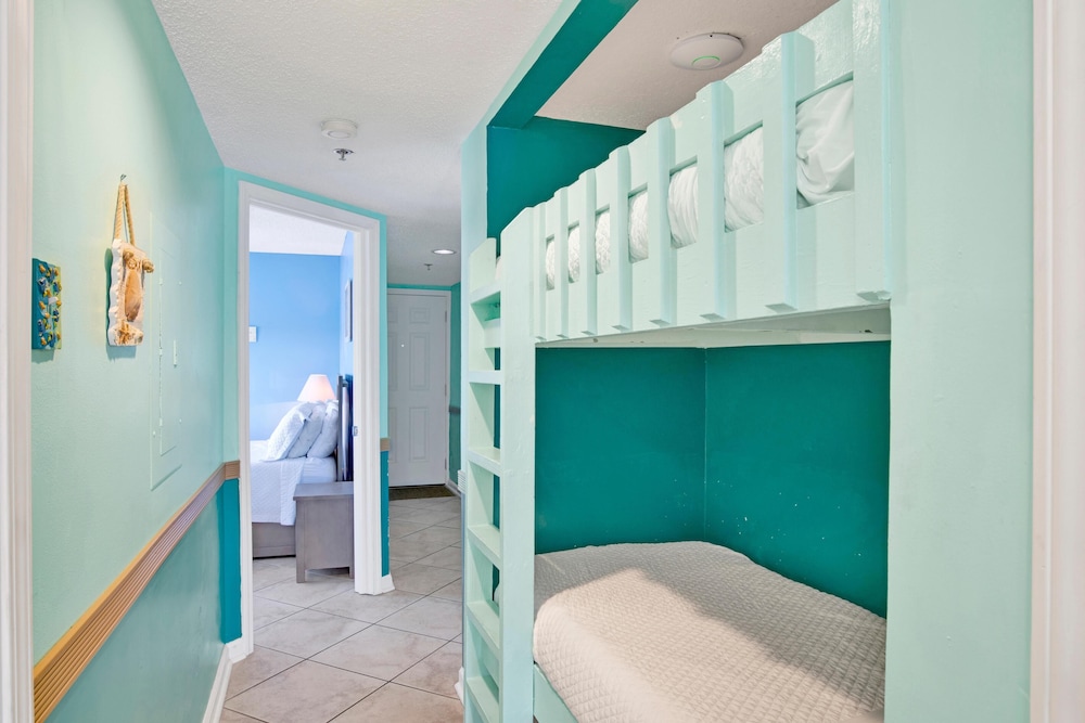Tradewinds 708