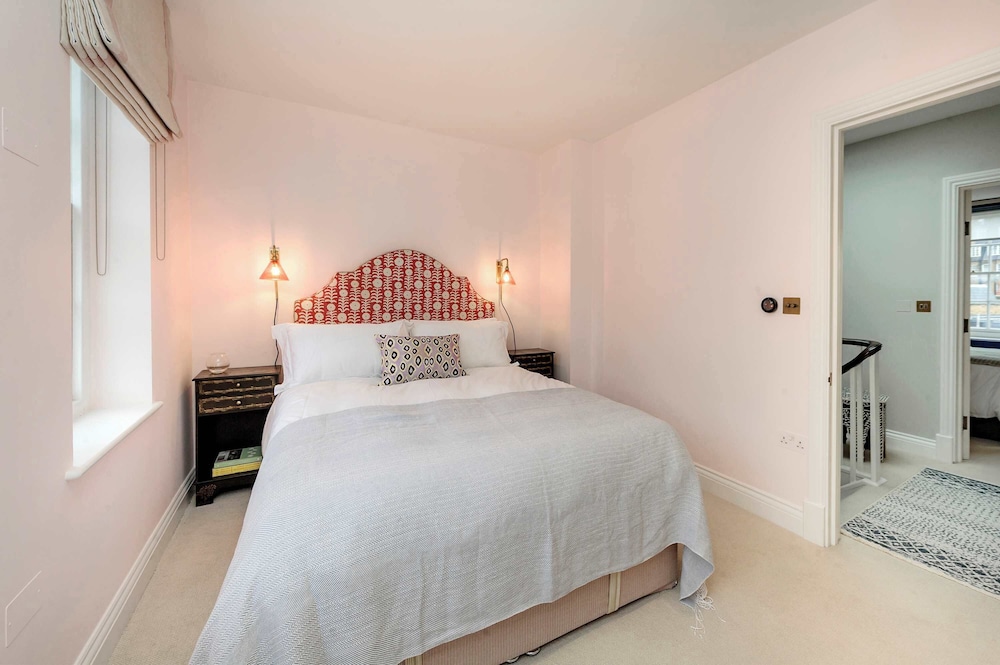 Gorgeous 3 bed House in Sloane Square With Garden