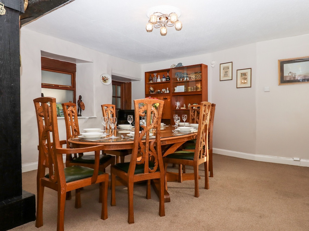 Twelve Oaks Farmhouse