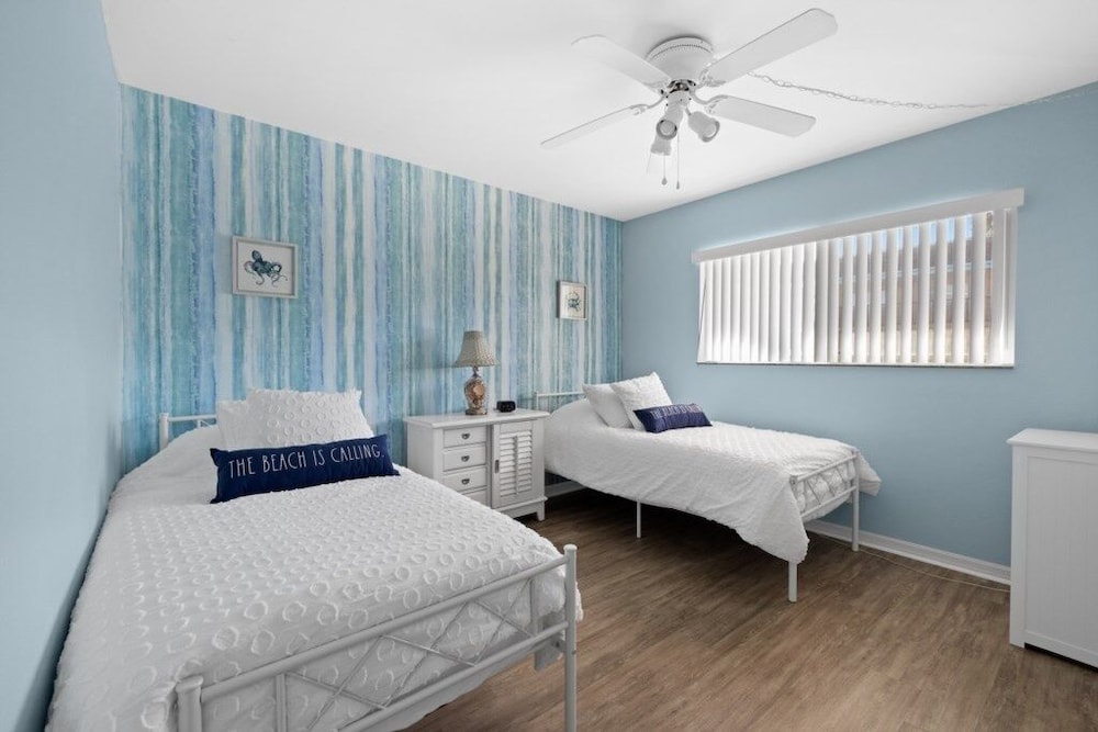 Pelican Inlet C119, Near Beach: Pool & Tennis 2 Bedroom Condo
