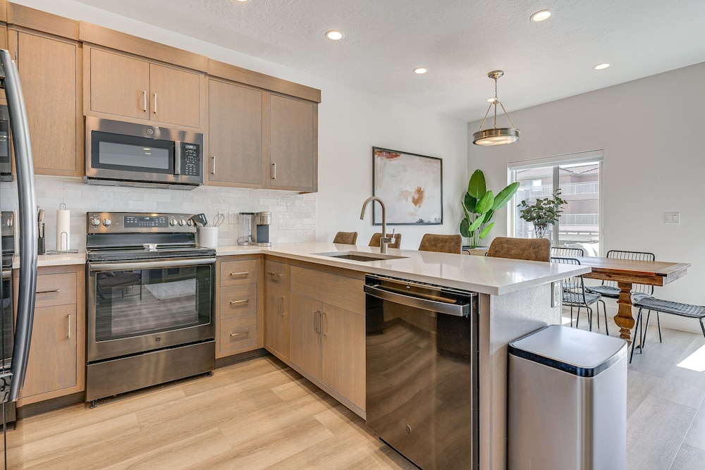 St George Home w/ Patio - 8 Mi to Snow Canyon!