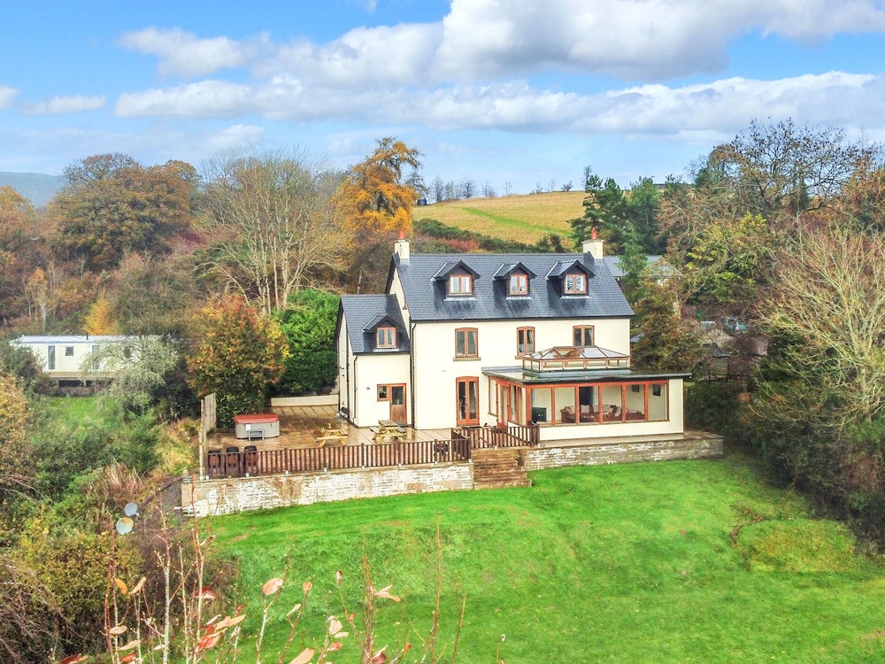 Oakwood House