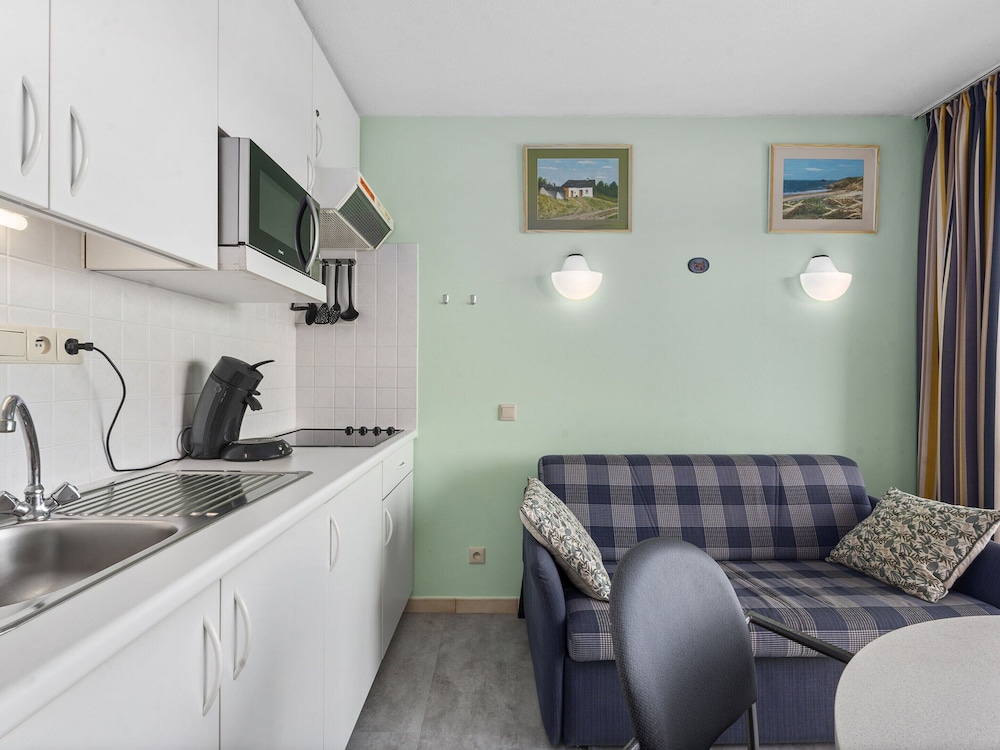 Spacious Studio Near Seafront