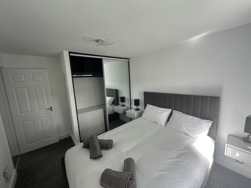 Family - Garden - Parking - Wifi - Sleeps 5