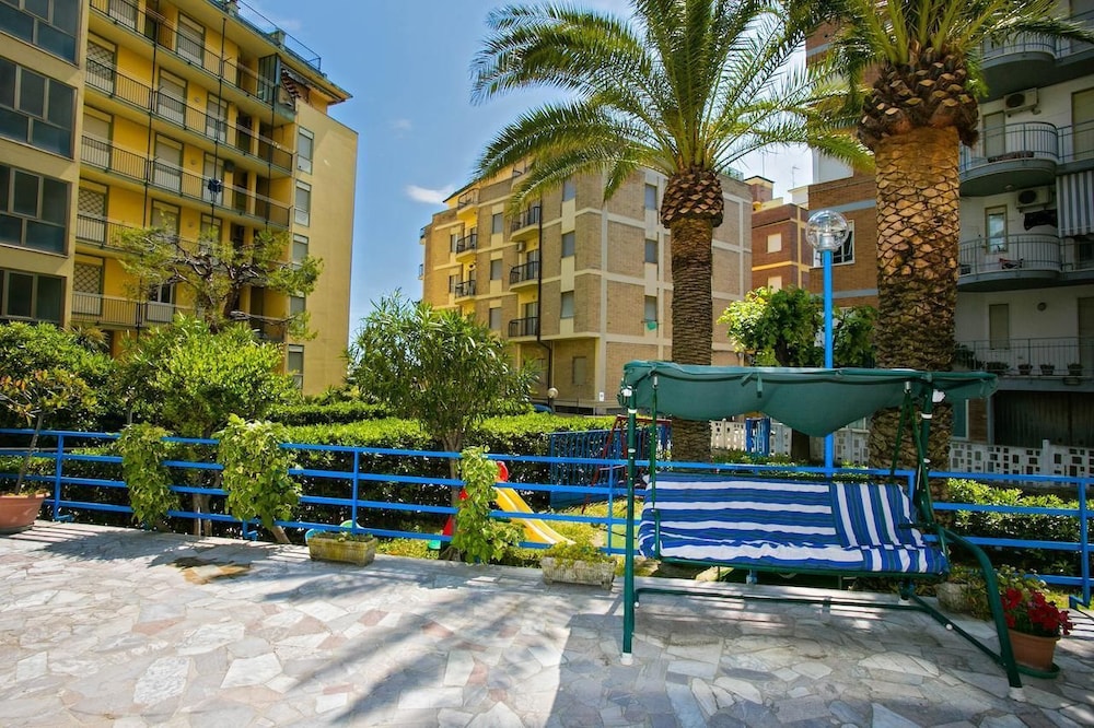 Hotel Antares