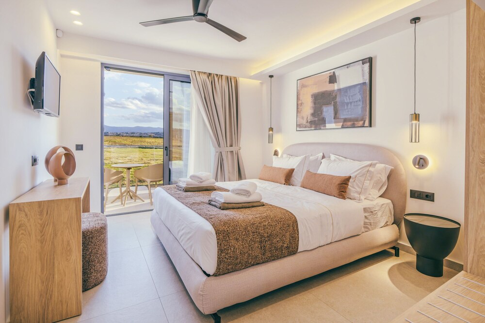 Villa Luxury Heaven - With Heated Pool