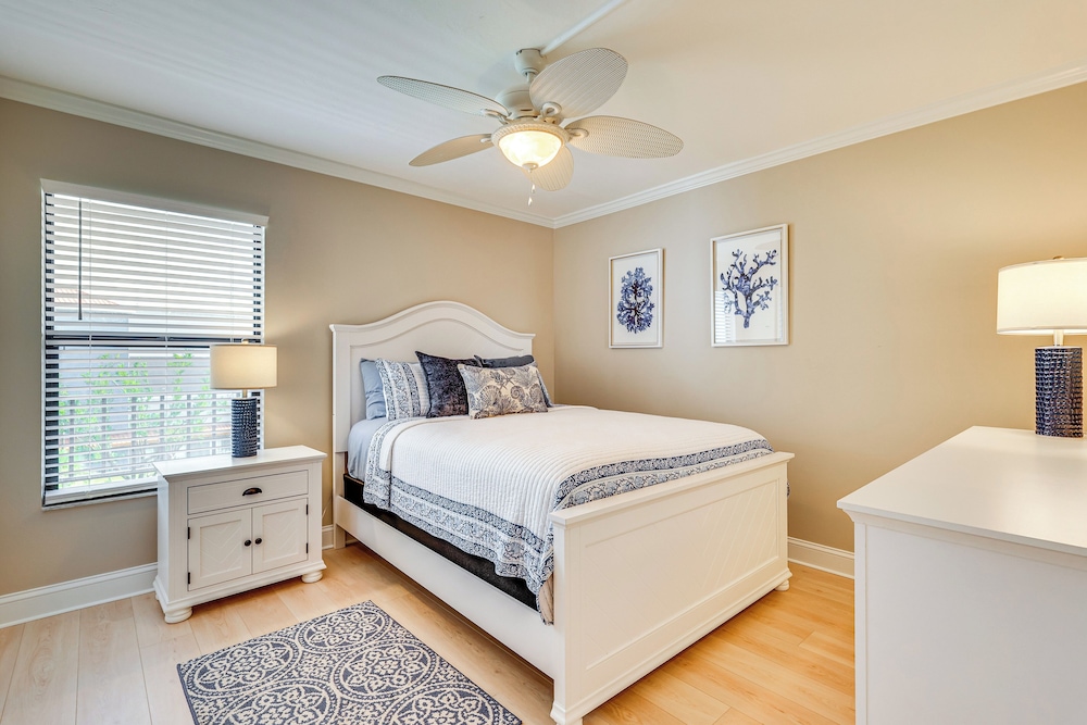 Panoramic Gulf Views: Renovated Fort Myers Condo!