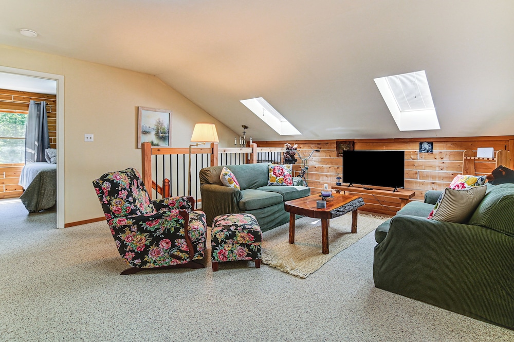 1 Mi to Rangeley Lake: Cabin w/ Wraparound Deck!