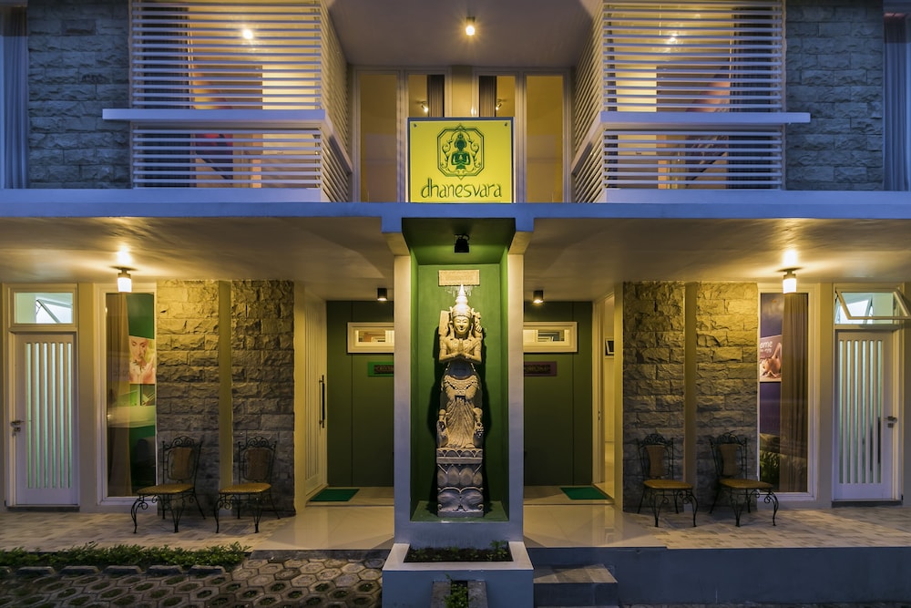 Dhanesvara Holistic Villa