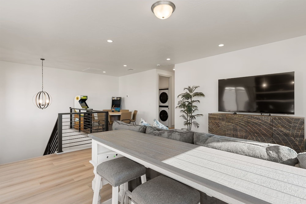 Coastline Cottage 5 Bedroom Townhouse