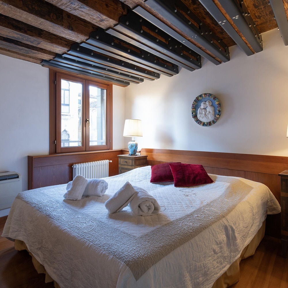 Fortuny 3967 Luxury Suites Wine - Ve-l736-sanm3967at
