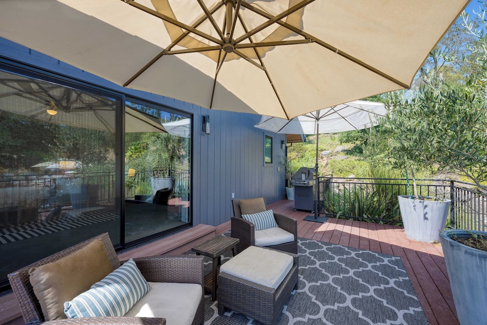 Kenwood Vista by Avantstay 7acres w/ Pool, Fire Pit, Vineyard Views