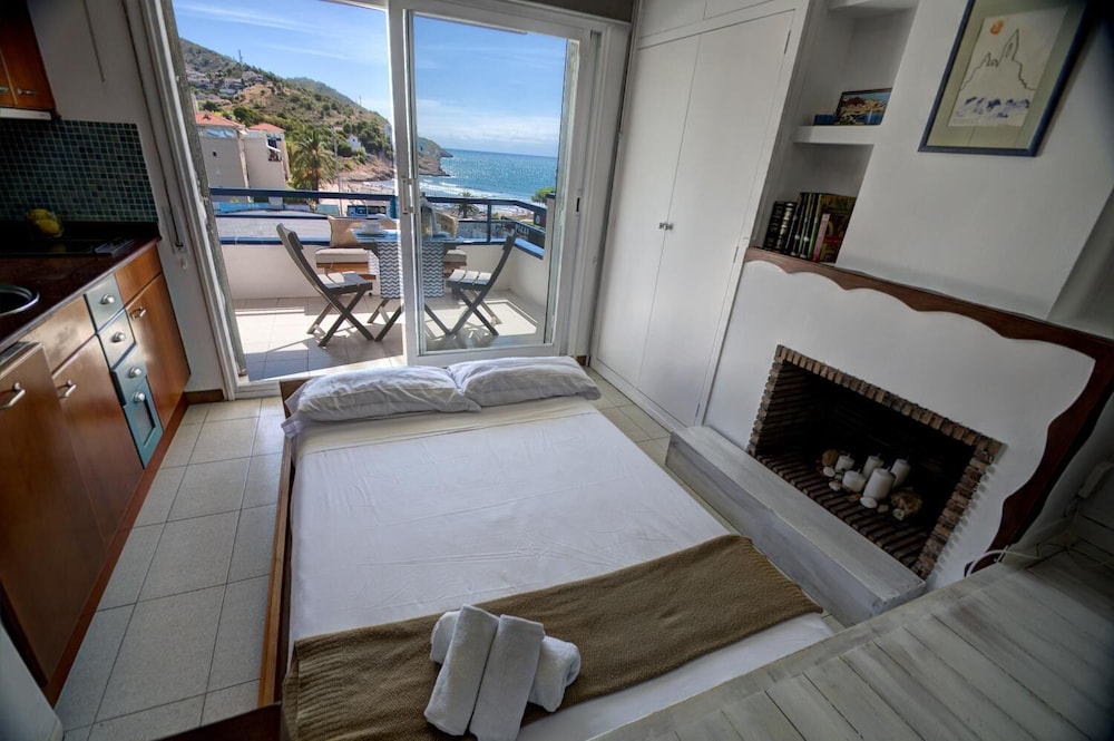 The Beach Studio Daiguadolç by Hello Homes Sitges