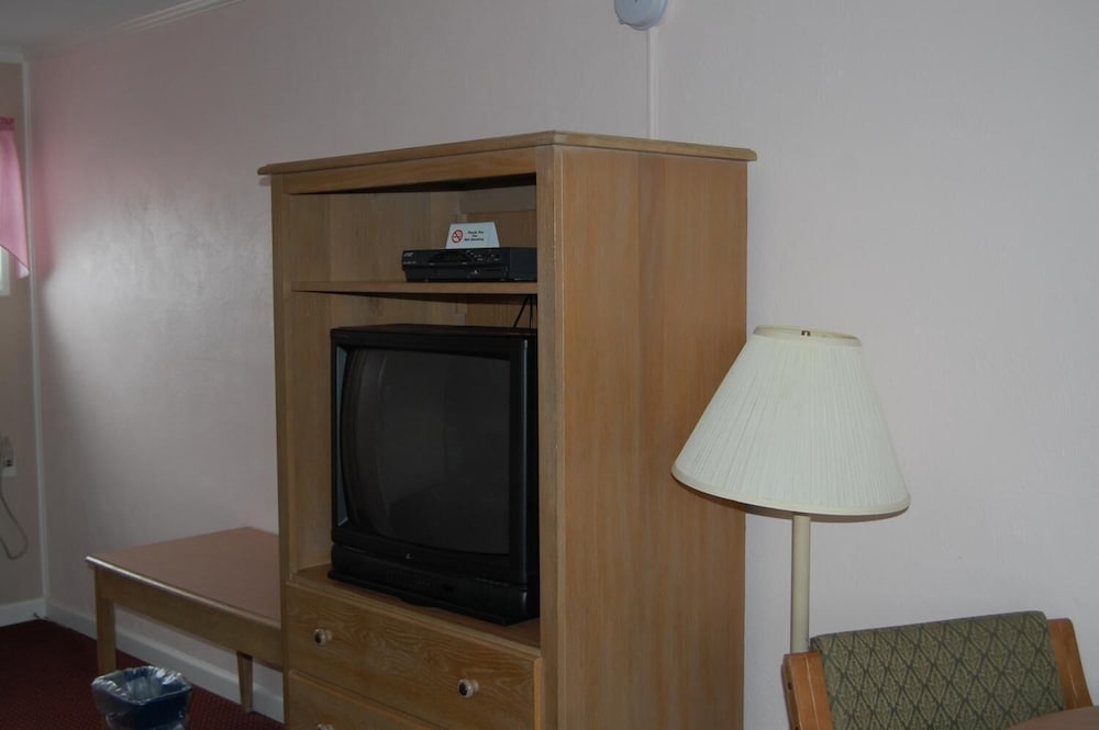 Sea Breeze Inn view 5
