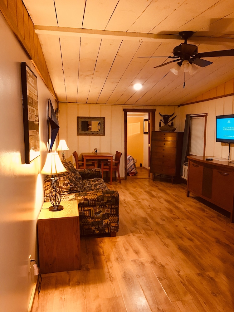 Smoky View Cottages & RV Resorts