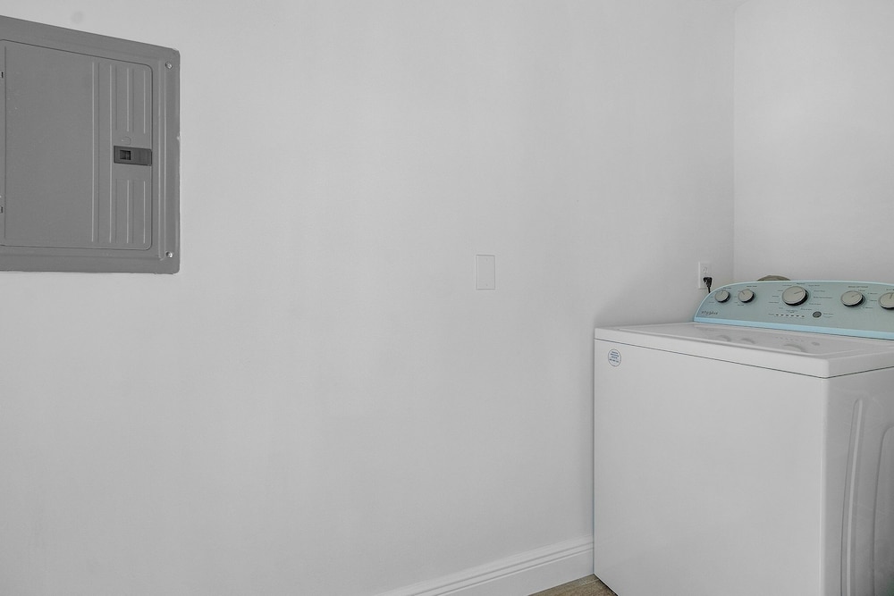 412/815 Tropical Tide Duplex: 4bd, Walk To Times Square! 4 Bedroom Home