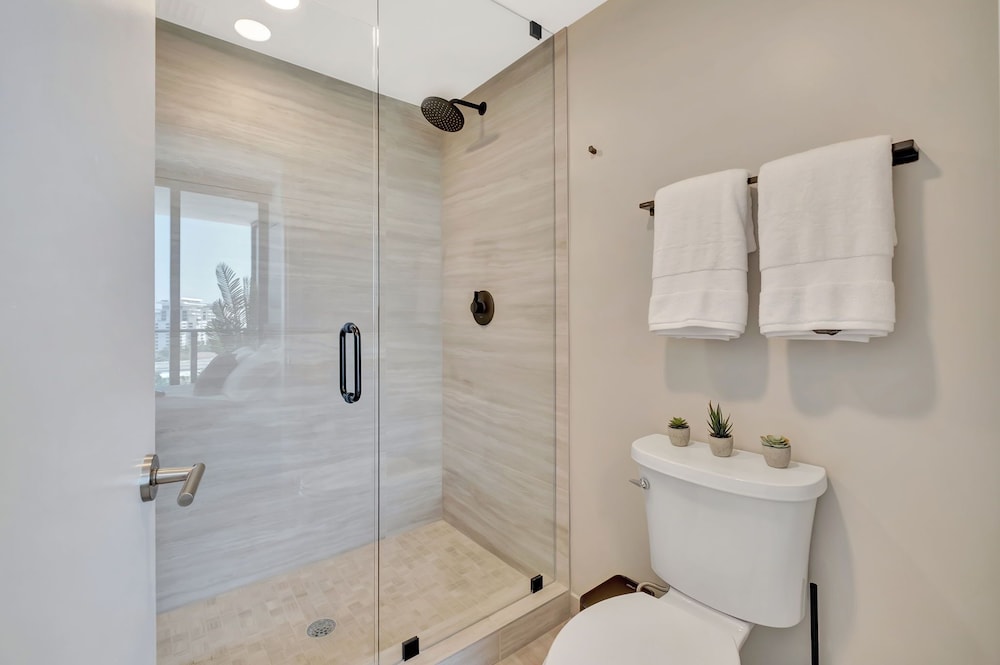Luxury Condos Near Miami Beach