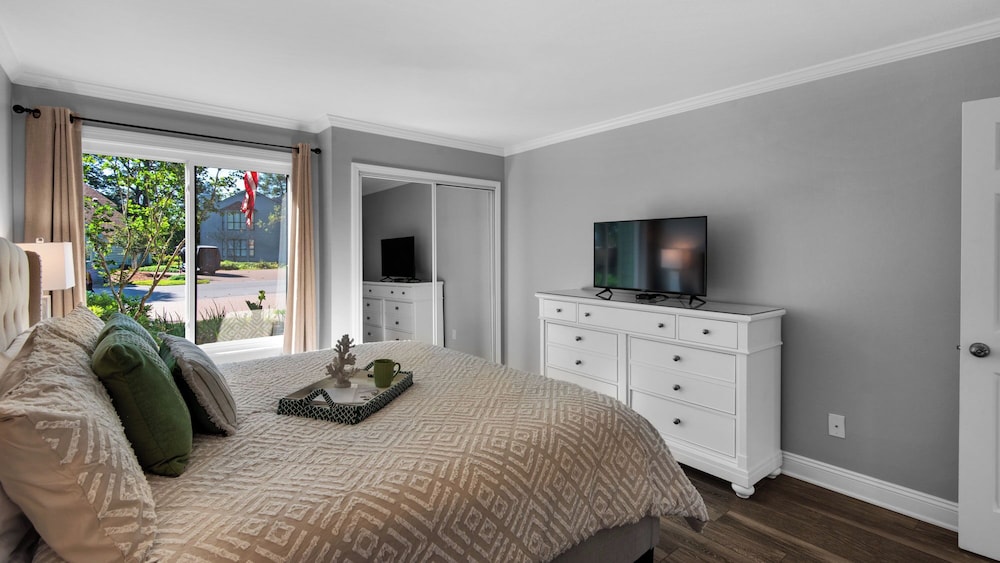 Waterfront Retreat in Sandestin w/ Golf Cart & Free Attraction Tickets!