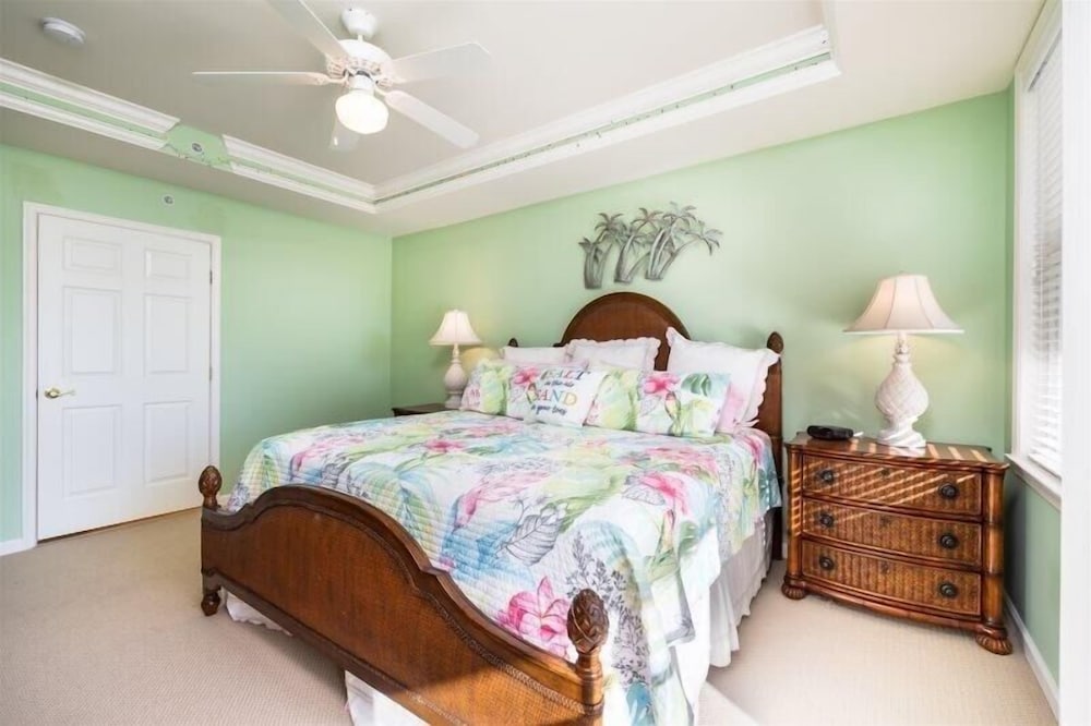 Sunset Island - 39 Fountain Drive West 3f 3 Bedroom Condo