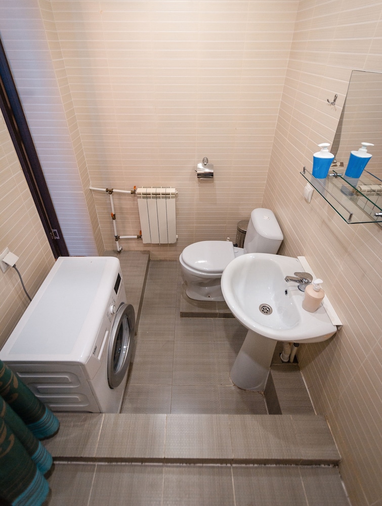 Apartment on Fontannaya 61a-24 view 5