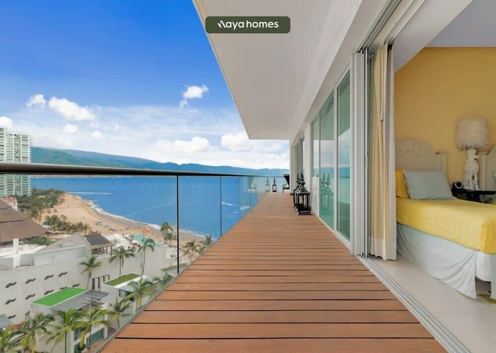 Oceanview 3BR Apt With Beach Access - Pools - Gym