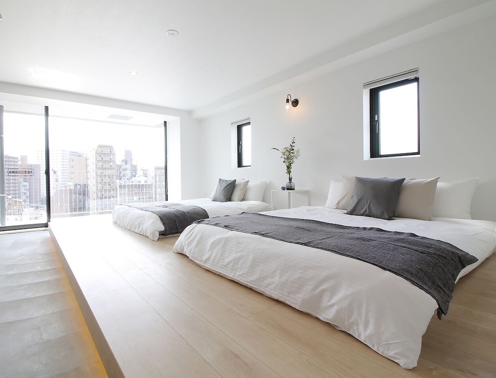 bHotel