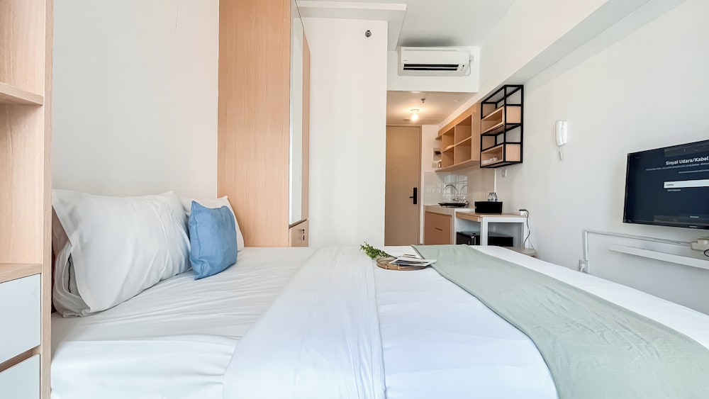 Fully Furnished Studio Room at Tokyo Riverside PIK 2 Apartment