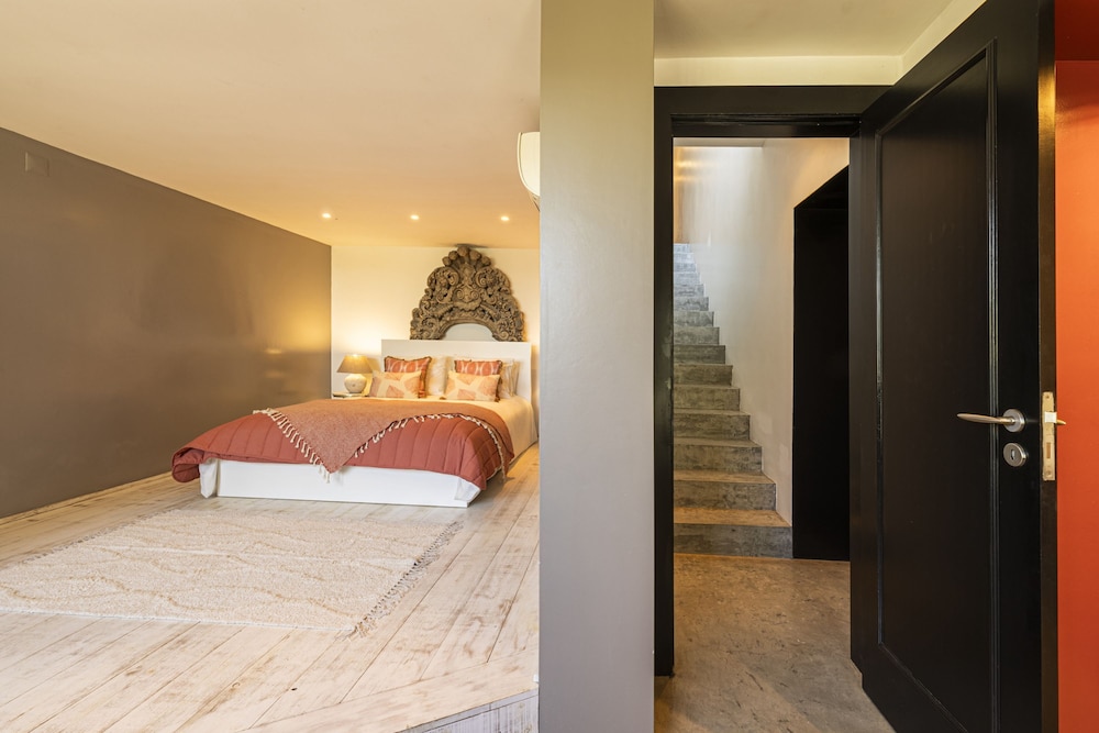 Carmim Villa by Cadenzalux