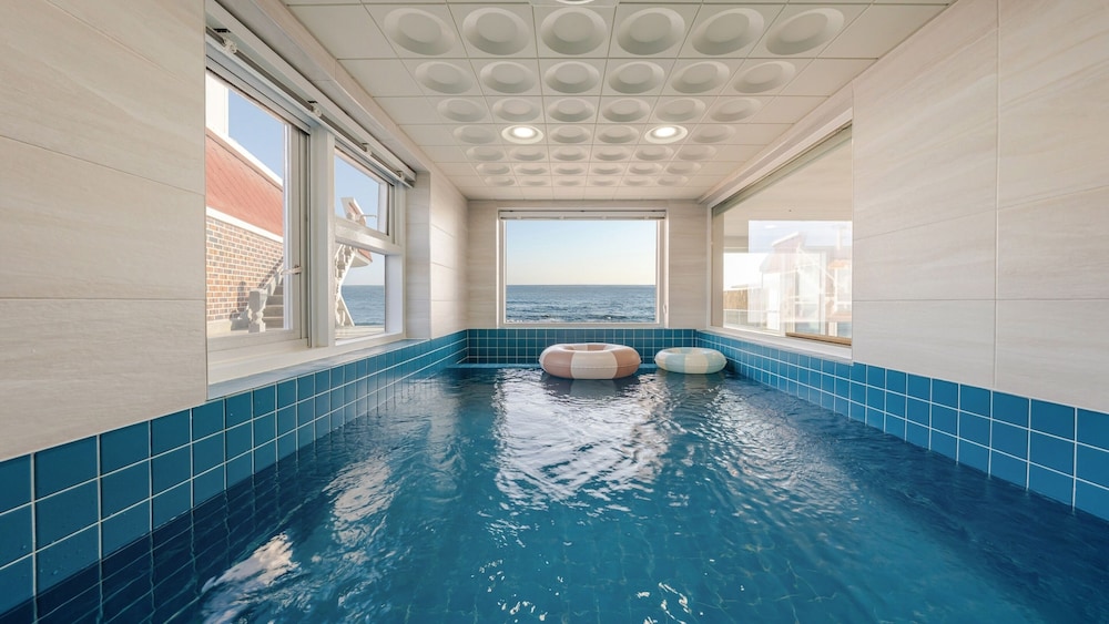 Donghae Badadam Ocean View Spa Pool Vill