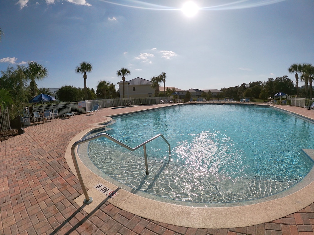 Peaceful townhouse in Kissimmee Florida - Image 2