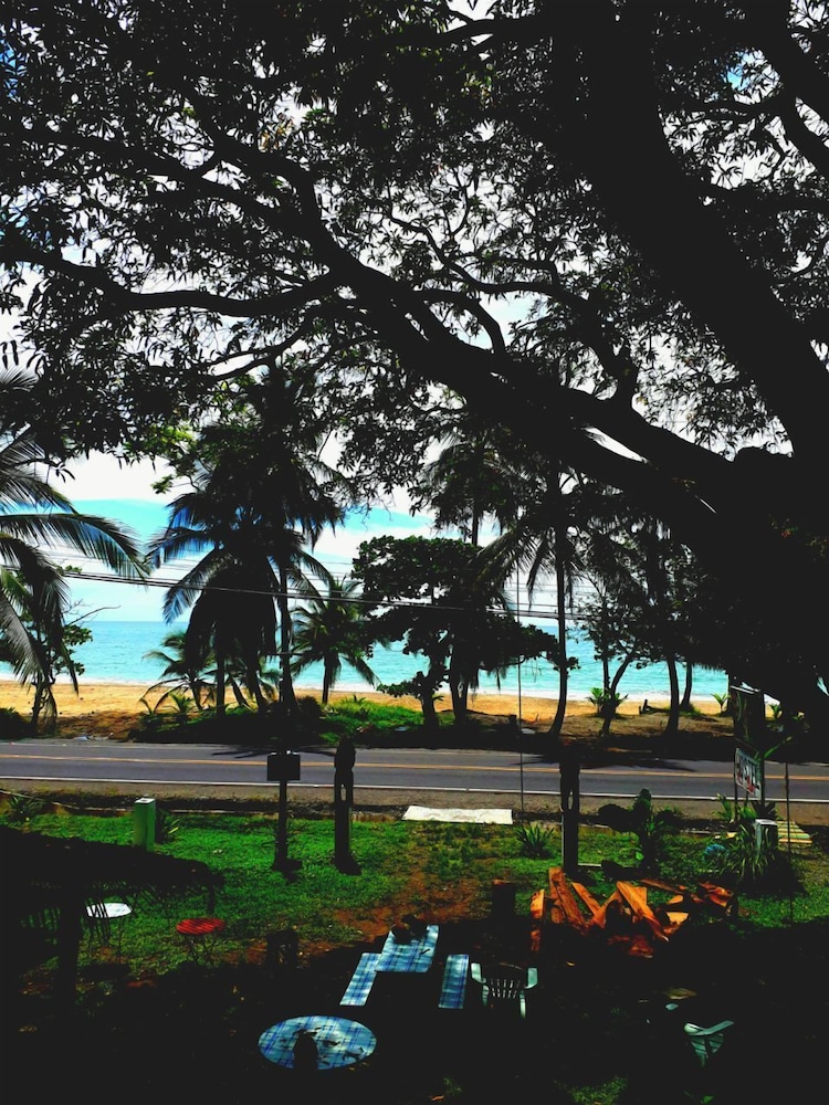 Beachfront manzanillo hotel - Hostel