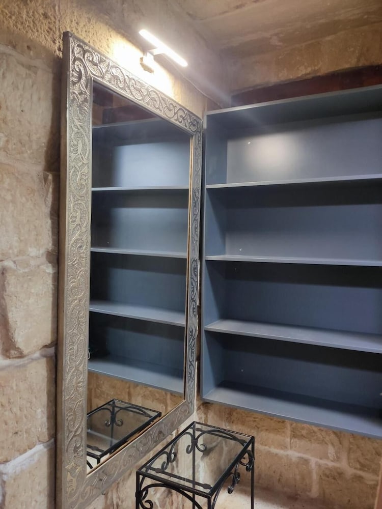 Apartment in Valletta by Ruwts