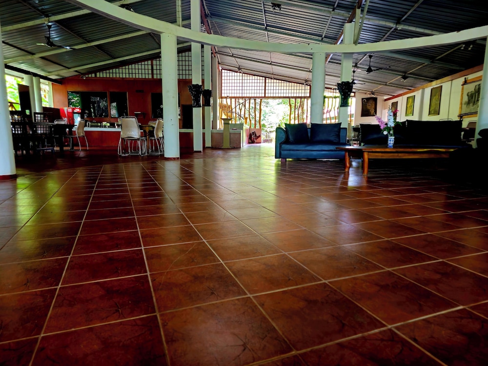 Udawalawe Safari VIllage By Plateeno