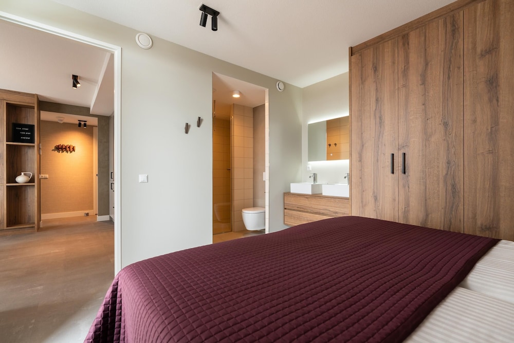 Spacious Apartment in Den Haag With View