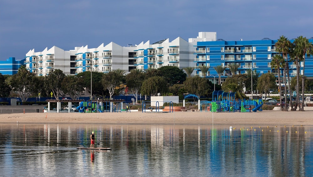 Global Luxury Suites at Marina Del Rey
