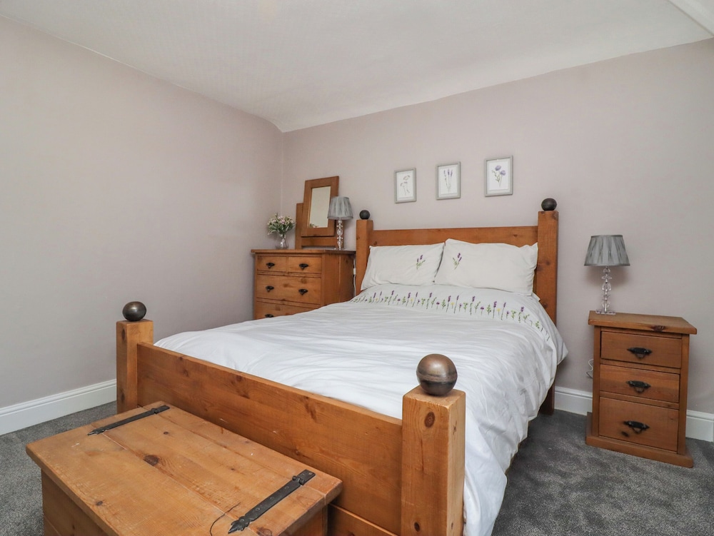 49 Waddington Road