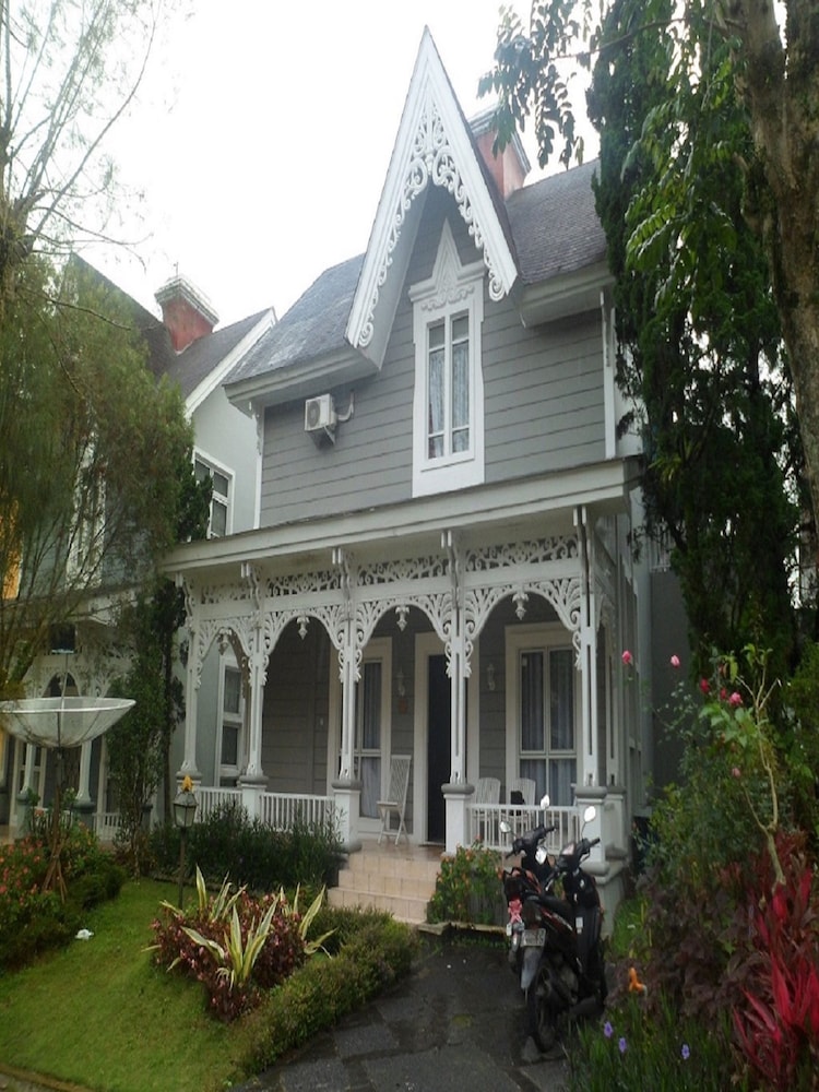 Villa Kota Bunga Semanggi