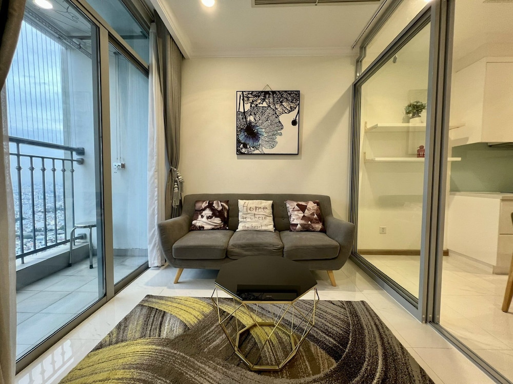 Landmark Apartment in Vinhomes Central Park