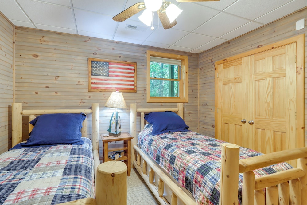 Hot Tub, Decks & Creek Access: Mccaysville Cabin!