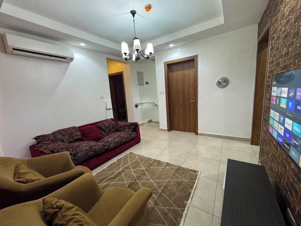 FURNISHED APARTMENTS Duplex