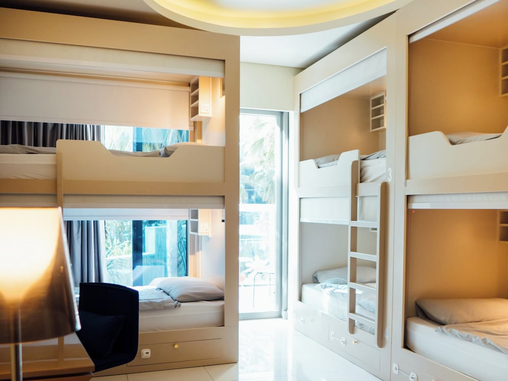 Grapeful Stay – Luxury Hostel Paramount Tower Business Bay