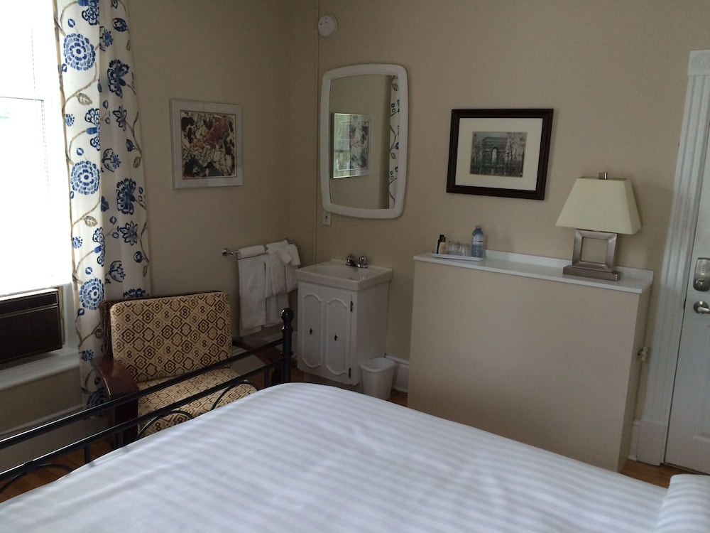 Gananoque Vacations - Seaway Manor - Property Image 31